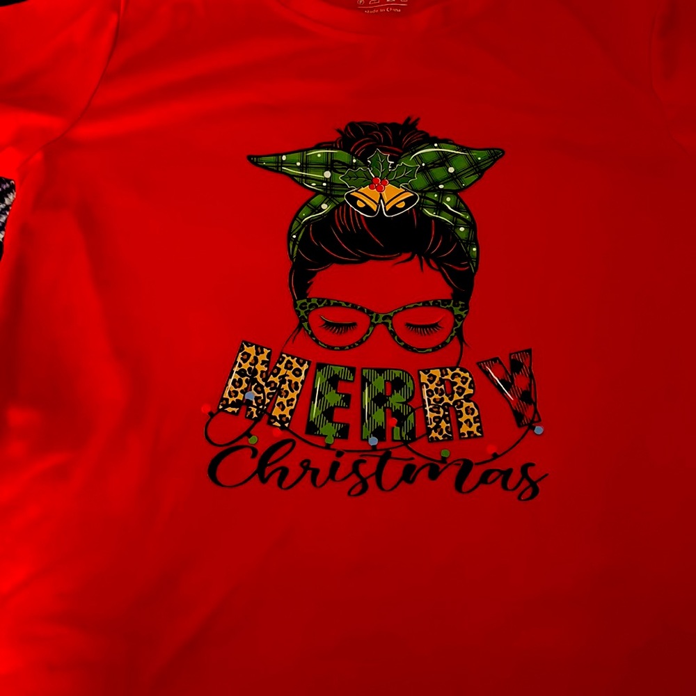 Shein t shirt Christmas in red, just one use size m